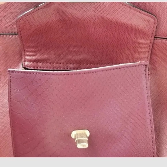 Kate Landry  bag with silky interior. - Picture 3 of 7